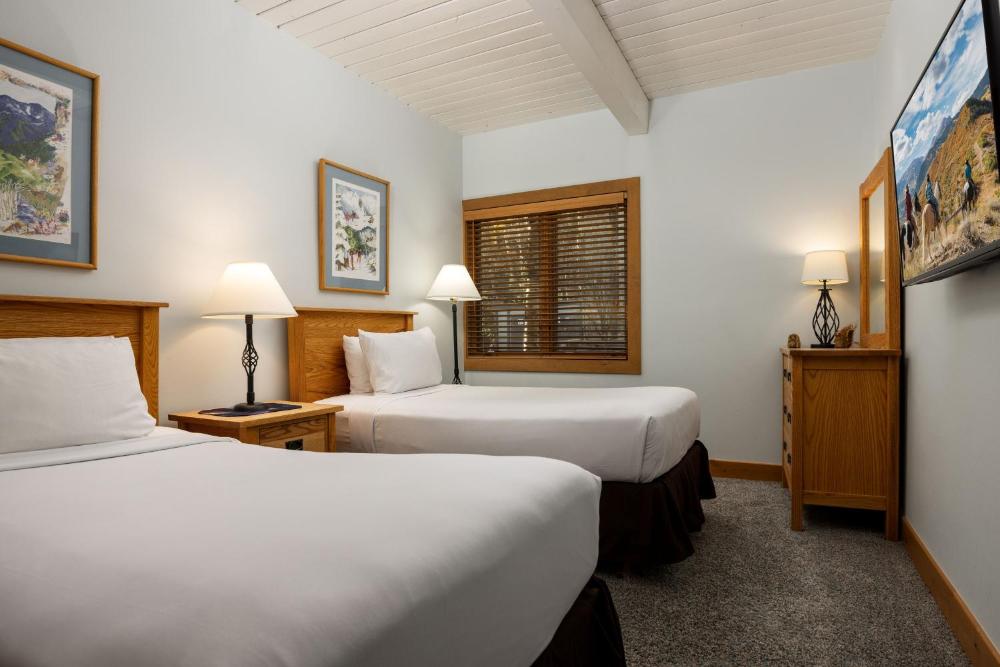 Aspenwood L14 interior